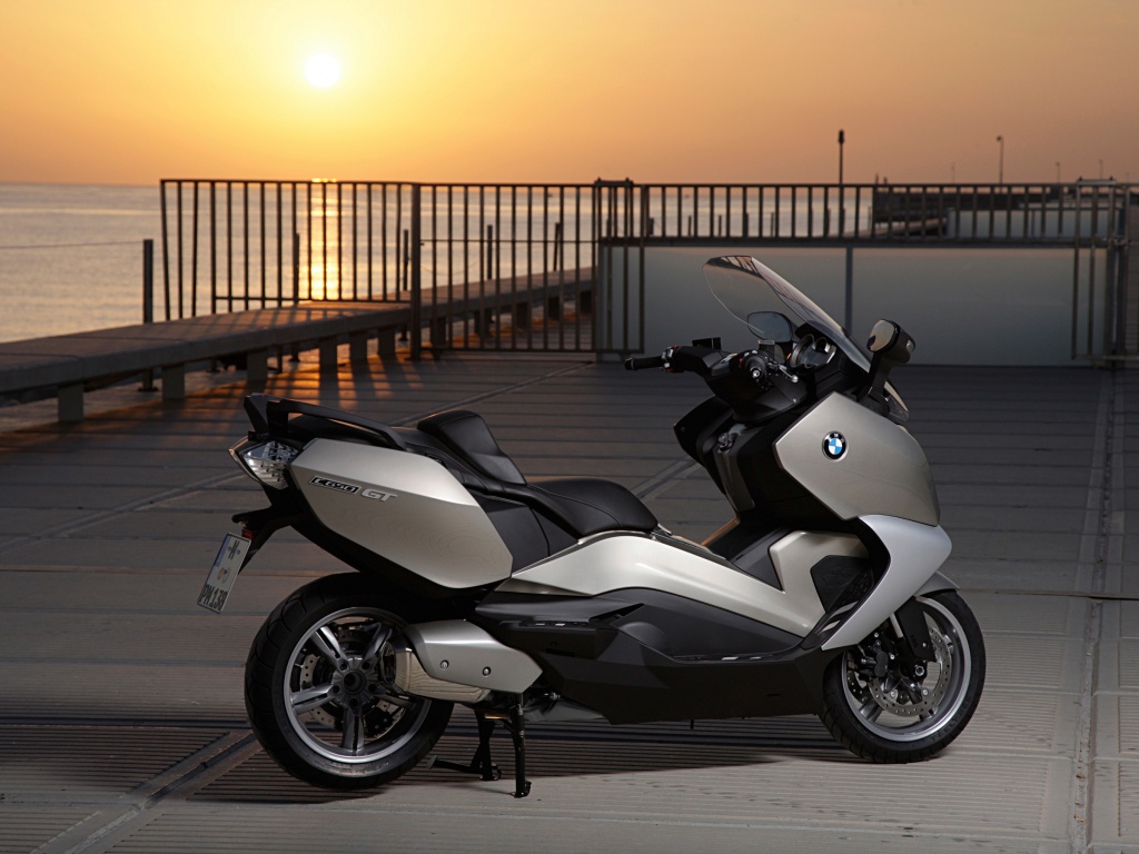 Фото скутера BMW C 650 GT
